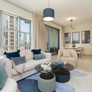 شقة Burj Khalifa Views / 5 Min Walk From Mall / Opera / Upgraded / Designer Choice / 8 People / The Location, دبي